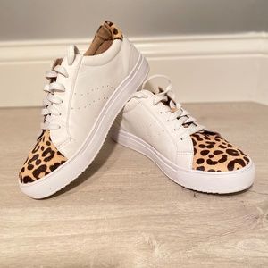 Halogen | White Cheetah Sneakers | 7.5M